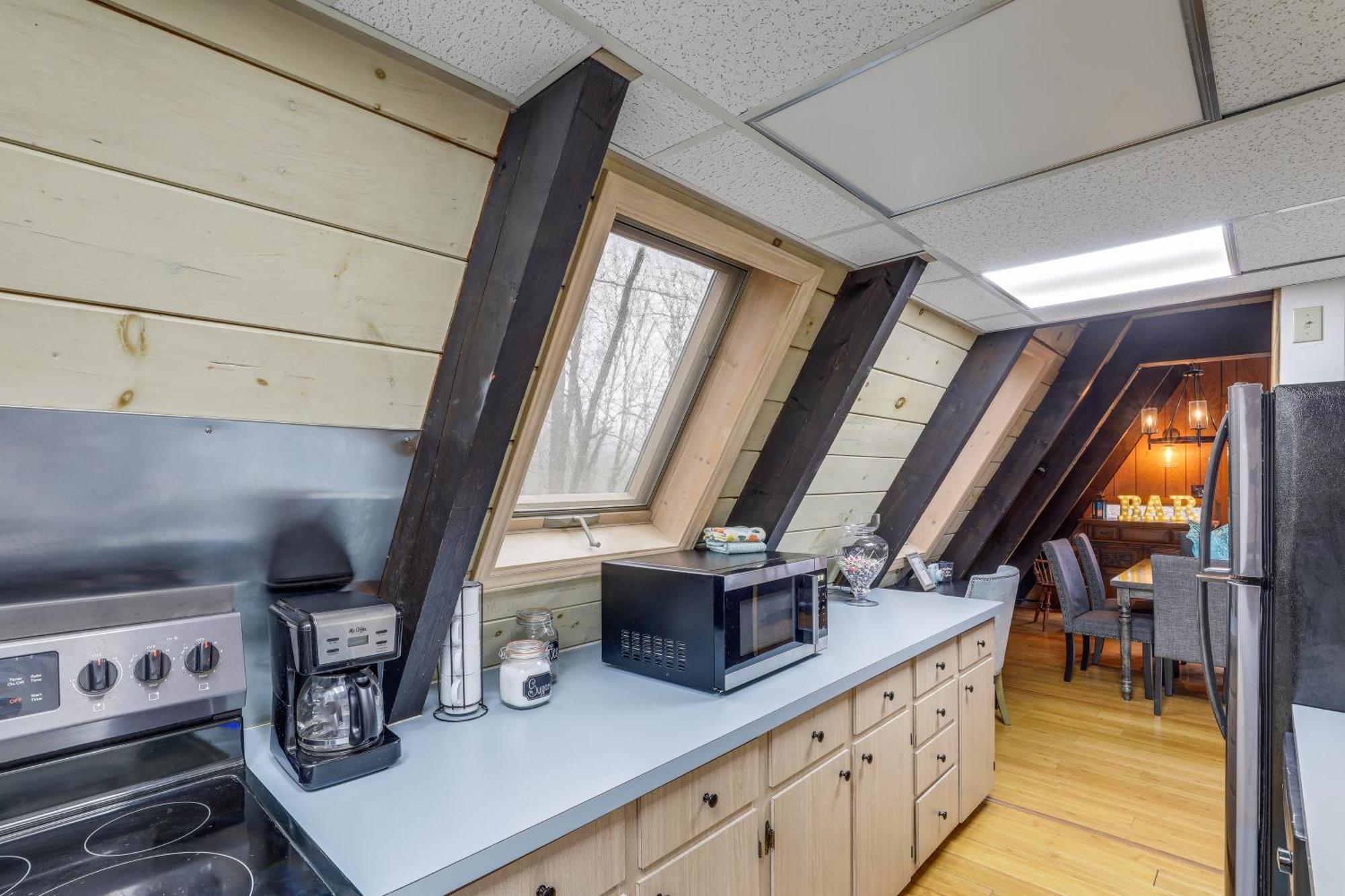 A-Frame Cabin With Hot Tub 1 Mi To Beech Mountain! Eksteriør bilde